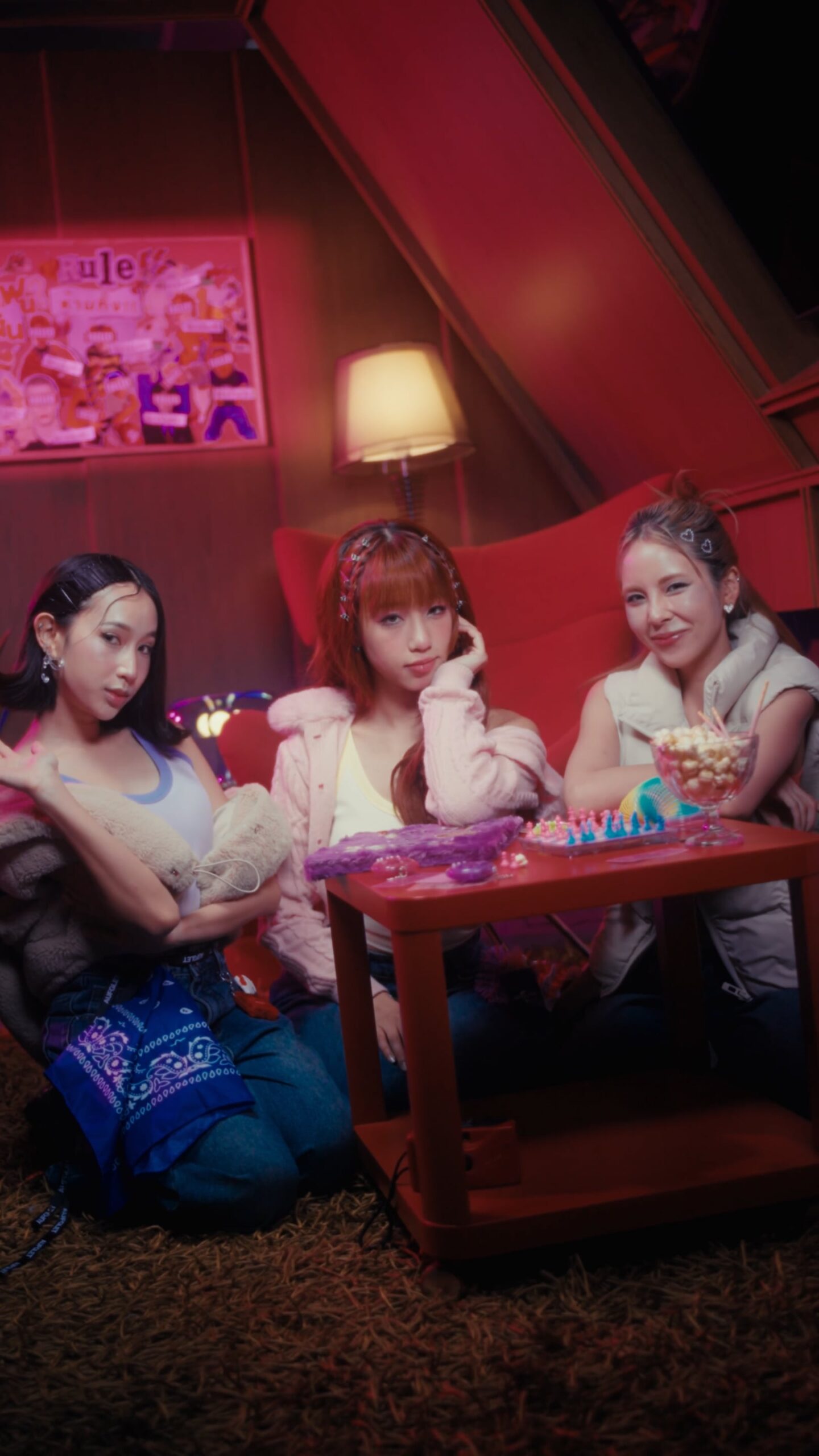 ห้ามทิ้ง – Pretzelle (Vertical MV) - WHOISMO